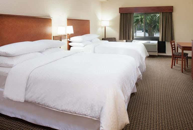 Four Points By Sheraton Fort Myers Airport Esterno foto