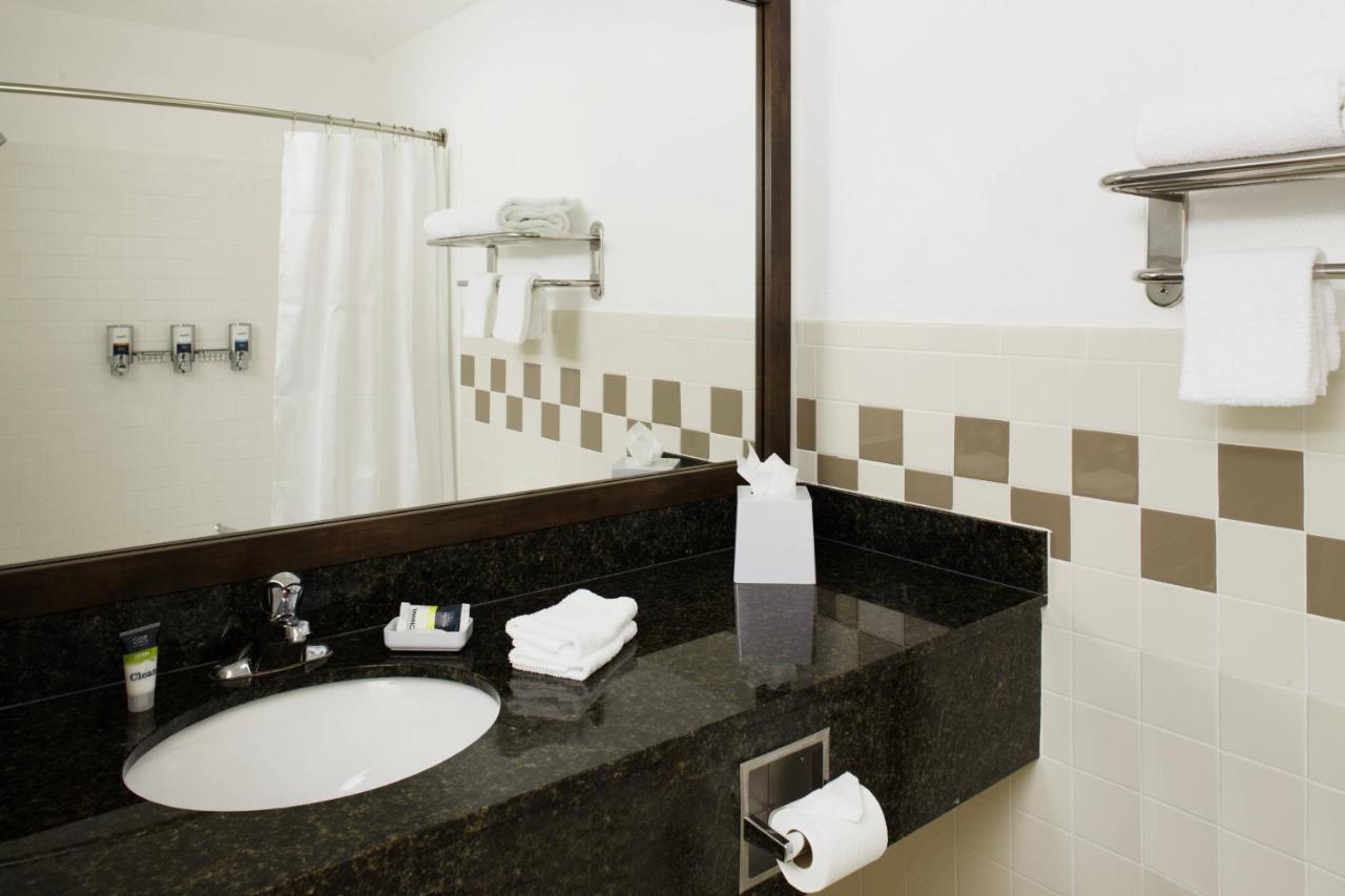 Four Points By Sheraton Fort Myers Airport Esterno foto