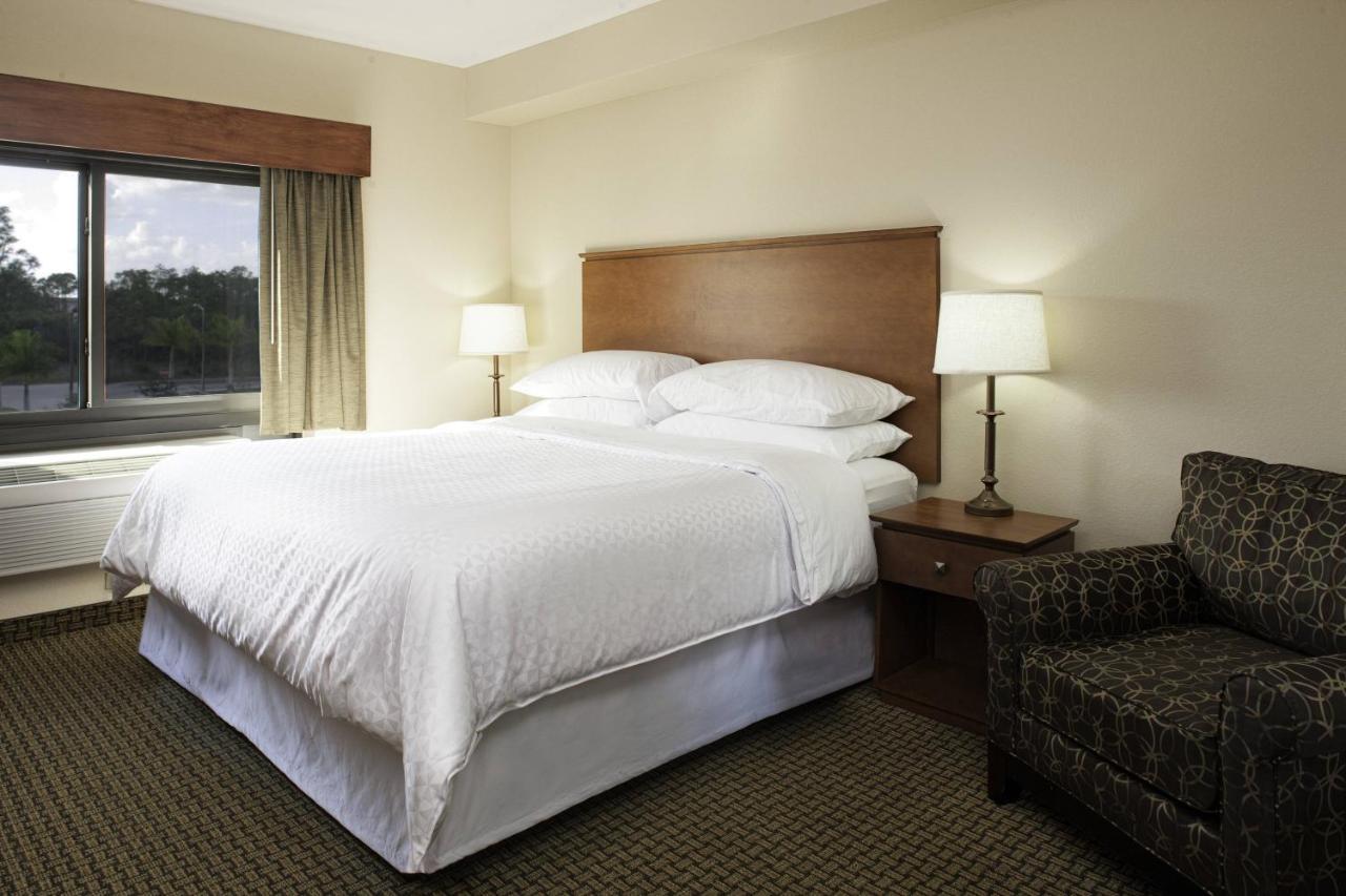 Four Points By Sheraton Fort Myers Airport Esterno foto