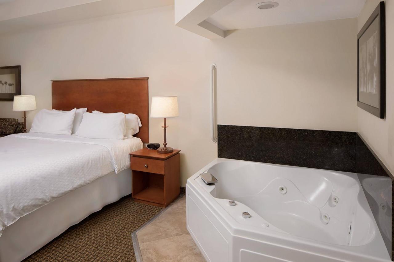 Four Points By Sheraton Fort Myers Airport Esterno foto